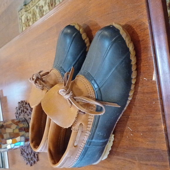 Cabelas brand women's duck shoes - Picture 1 of 4